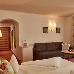 Neuhaus Hotel
