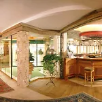 Neuhaus 4*