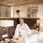 Neuhaus Hotel 4*