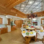 Neuhaus 4*