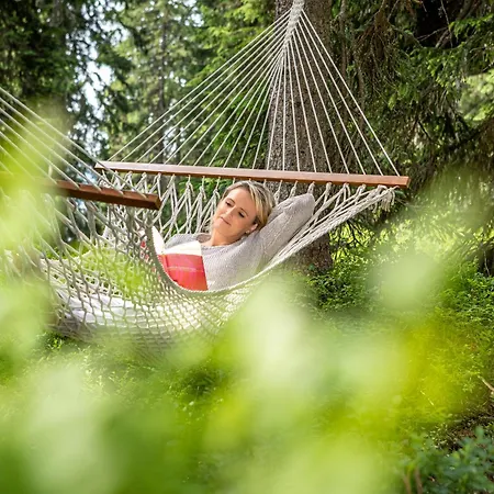 Ξενοδοχείο Neuhaus 4*