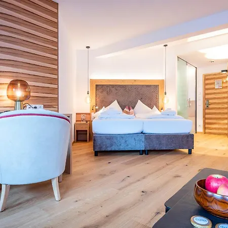 Neuhaus 4* Σάαλμπαχ-Χίντεργκλεμ