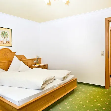 Neuhaus Ξενοδοχείο Σάαλμπαχ-Χίντεργκλεμ