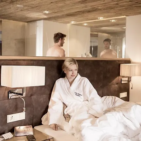 Neuhaus Hotel 4*