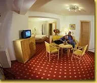 Neuhaus ザールバッハ・ヒンターグレム