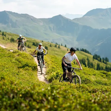 Neuhaus ホテル 4*