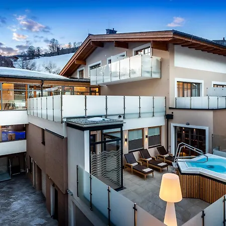 Neuhaus 4* ザールバッハ・ヒンターグレム