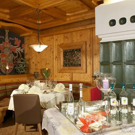 Neuhaus ホテル 4*