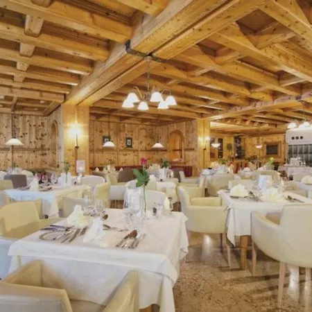 ホテル Neuhaus 4*